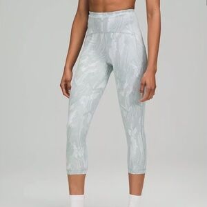 Lululemon Size 8 Swift Speed HR Tight 21” Blue White REEJ Pant Lux HiRise Run